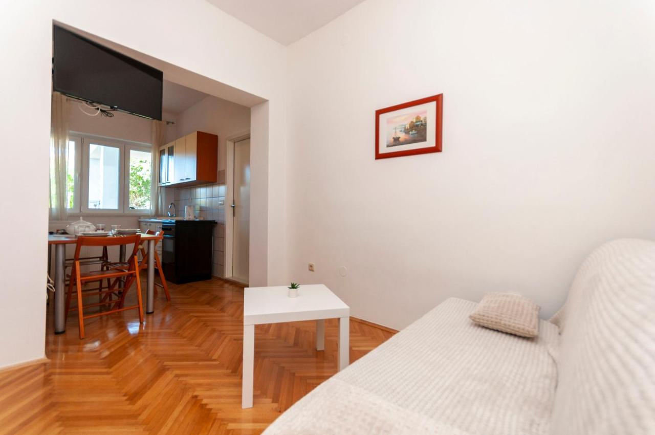 Apartments And Rooms Nikola オミシュ エクステリア 写真