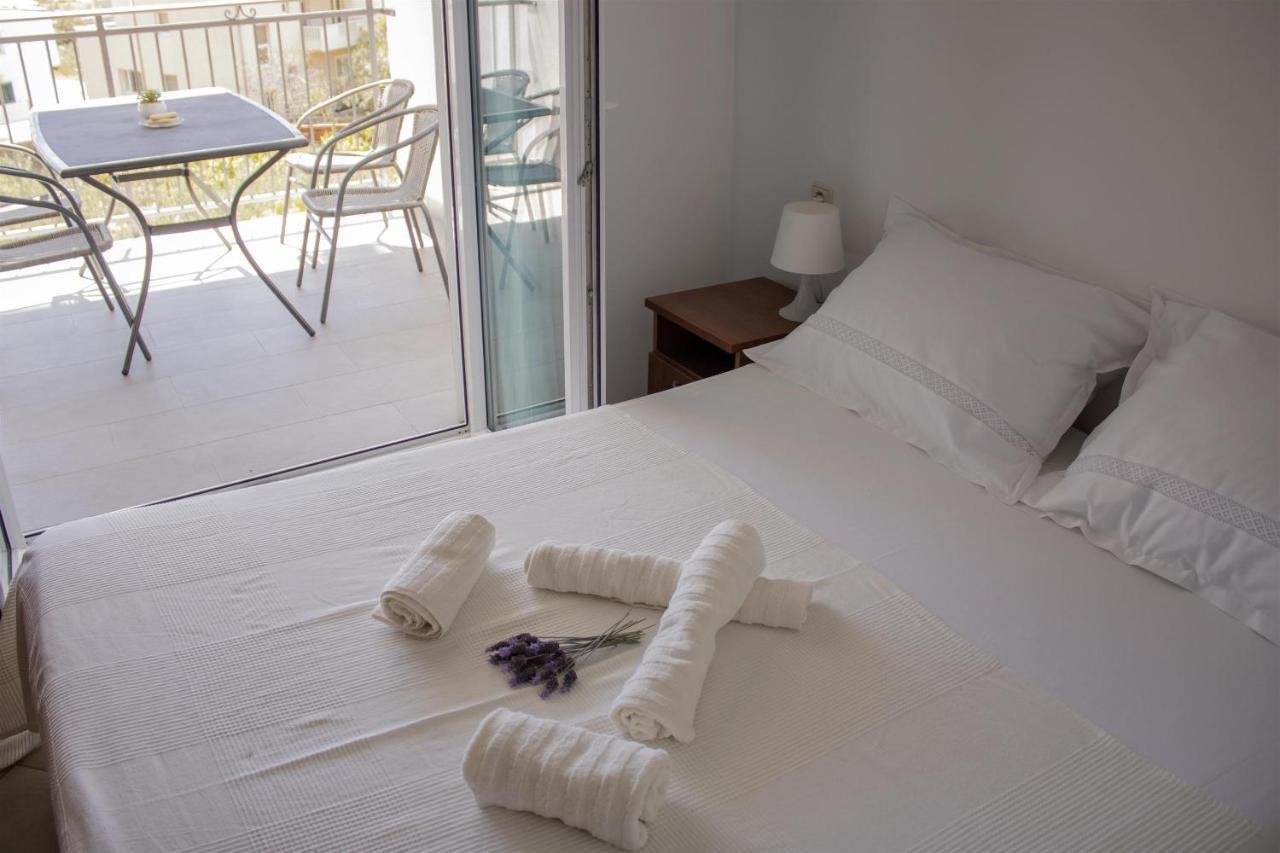 Apartments And Rooms Nikola オミシュ エクステリア 写真