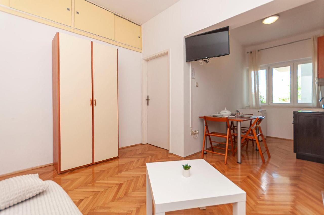 Apartments And Rooms Nikola オミシュ エクステリア 写真
